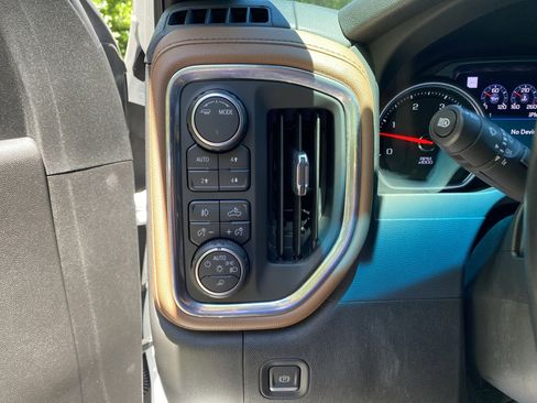 Used 2023 Chevrolet Silverado 2500 High Country w/ Safety Package II AWD/4WD image 19