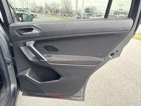 Used 2020 Volkswagen Tiguan S image 16