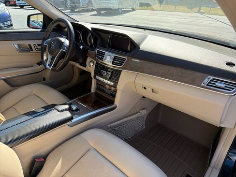 Used 2014 Mercedes-Benz E 350 4MATIC Sedan image 12