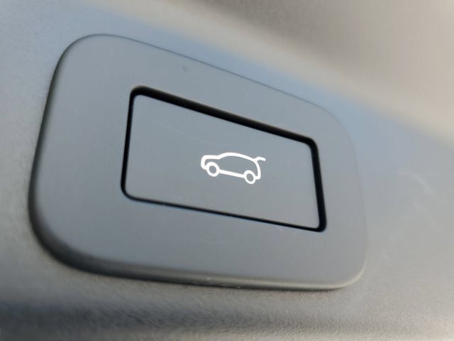 New 2026 Jaguar F-PACE R-Dynamic S AWD/4WD image 11