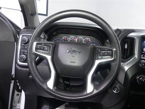 Used 2020 Chevrolet Silverado 1500 RST w/ RST Value Package AWD/4WD image 29