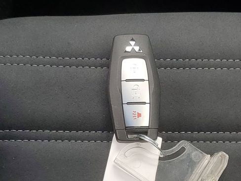 New 2026 Mitsubishi Outlander LE FWD image 32