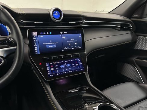 Used 2023 Maserati Grecale Modena AWD/4WD image 28