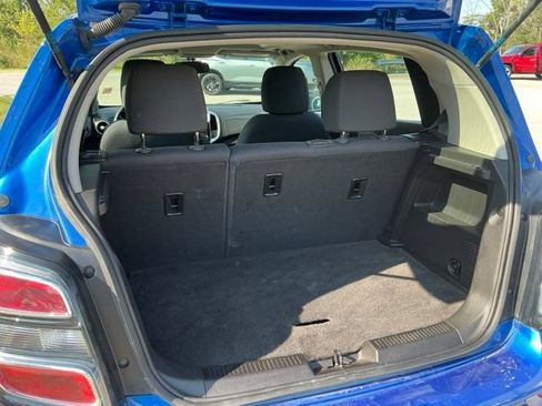 Used 2018 Chevrolet Sonic LT w/ Fun and Sun Package FWD image 9