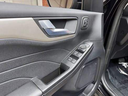 Used 2022 Ford Escape SEL w/ Technology Package image 11