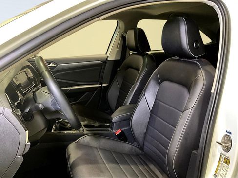 Used 2023 Volkswagen Jetta SE image 20