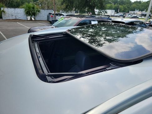 Used 2022 Buick Enclave Essence w/ Experience Buick Package FWD image 29