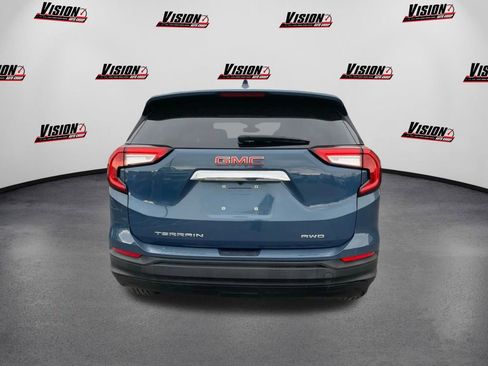 Used 2024 GMC Terrain SLE image 6