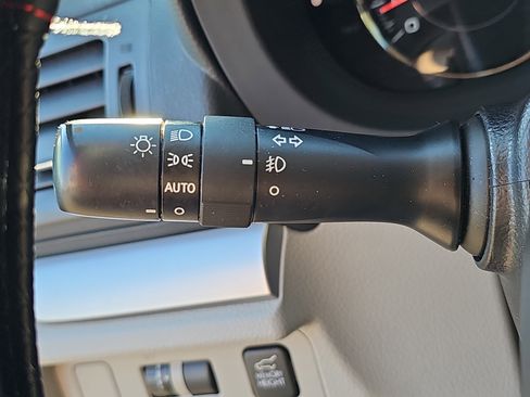 Used 2015 Subaru Forester 2.5i Touring w/ Eyesight & Navigation System image 26