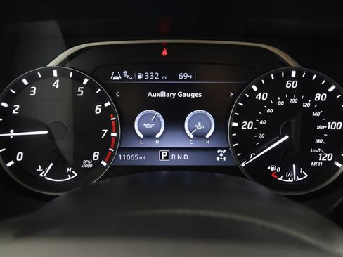 Used 2023 Nissan Titan SV w/ Accessory Utility Package image 17