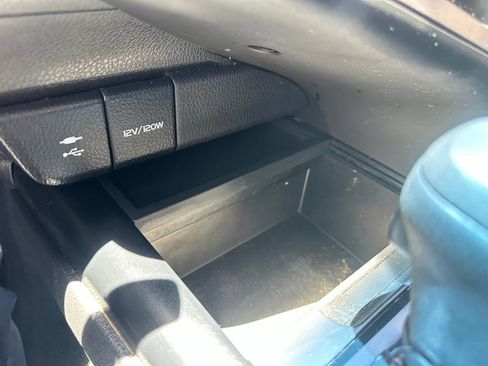 Used 2018 Toyota Camry LE FWD image 18