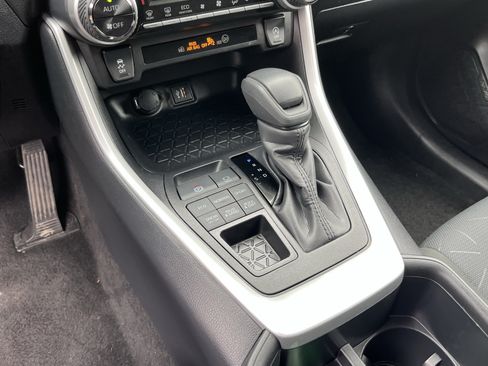 Certified 2025 Toyota RAV4 XLE AWD/4WD image 24