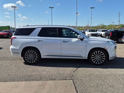 Used 2025 Hyundai Palisade Calligraphy image 3