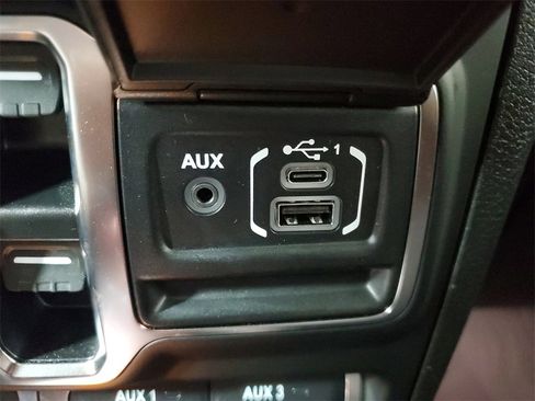 Used 2025 Jeep Wrangler Unlimited Rubicon image 22