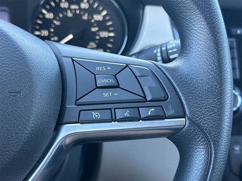 Used 2020 Nissan Rogue Sport SV image 27