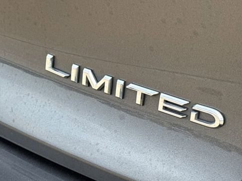 Used 2023 Toyota Crown AWD/4WD image 10