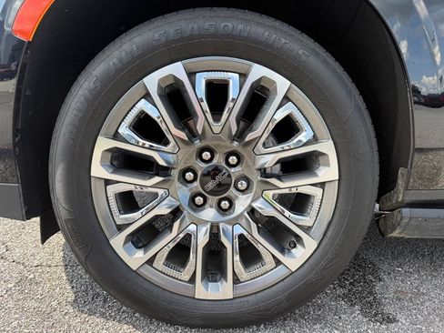 Used 2023 GMC Yukon Denali Ultimate AWD/4WD image 22