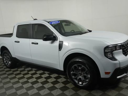 Certified 2025 Ford Maverick XLT w/ XLT Luxury Package FWD image 2