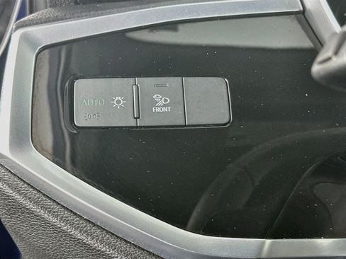 Used 2025 Audi Q3 2.0T Premium AWD/4WD image 16
