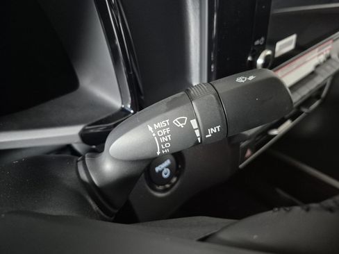 New 2026 Toyota Camry Hybrid FWD image 22