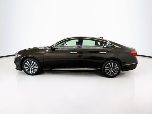 Used 2018 Honda Accord Touring image 4