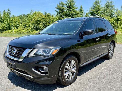 Used 2019 Nissan Pathfinder SV AWD/4WD image 1