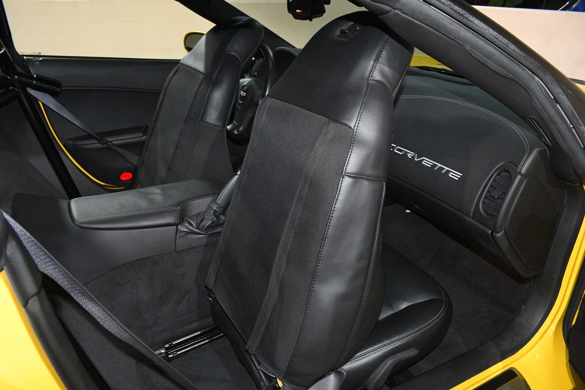 Used 2009 Chevrolet Corvette Z06 w/ Preferred Equipment Group RWD image 16