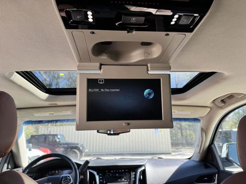 Used 2016 Cadillac Escalade Premium image 17