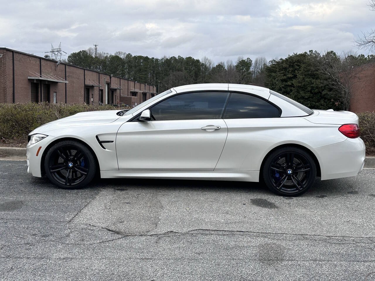 Used 2016 BMW M4 Convertible w/ Executive Package RWD image 6