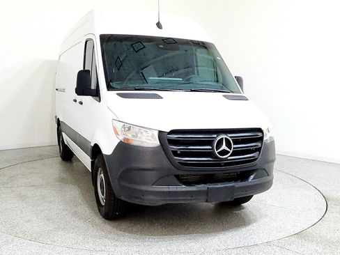 Used 2023 Mercedes-Benz Sprinter 2500 image 3