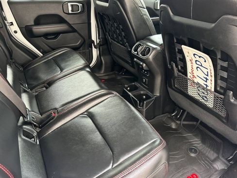 Used 2021 Jeep Gladiator Rubicon AWD/4WD image 18
