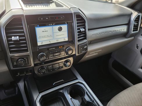 Used 2019 Ford F250 XLT w/ XLT Value Package image 3