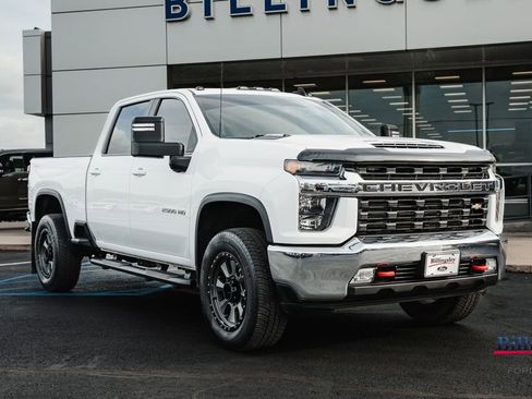 Used 2022 Chevrolet Silverado 2500 LT w/ Convenience Package image 2