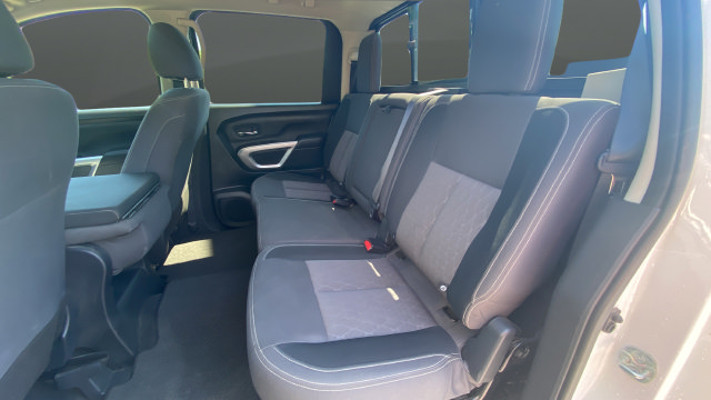 Used 2022 Nissan Titan SV AWD/4WD image 23