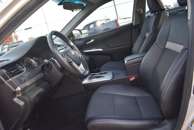 Used 2014 Toyota Camry SE FWD image 23