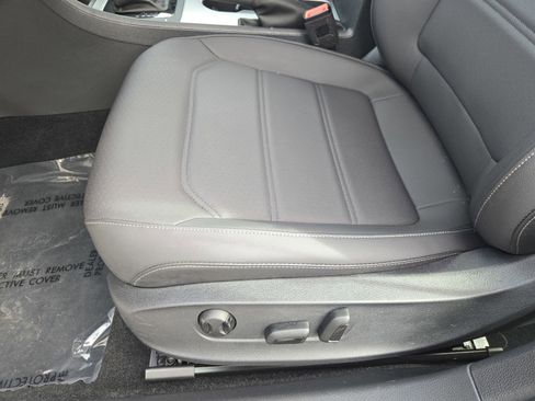 Used 2021 Volkswagen Passat 2.0T R-Line image 17