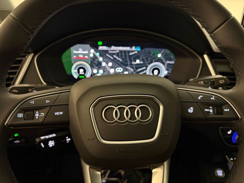 Used 2025 Audi Q5 e Premium Plus w/ Premium Plus Package AWD/4WD image 17