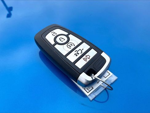 Certified 2020 Ford F350 Lariat image 36