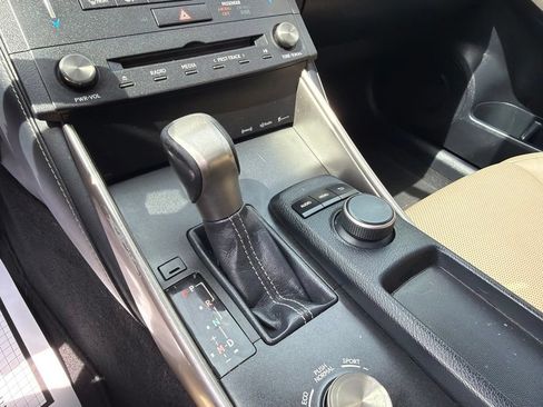 Used 2015 Lexus IS 250 RWD image 26