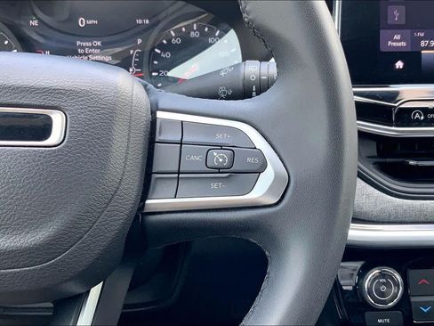 Used 2024 Jeep Compass Latitude AWD/4WD image 24