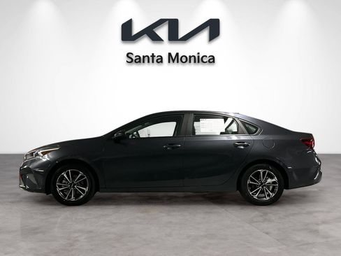 Used 2023 Kia Forte LXS image 2