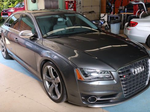 Used 2014 Audi S8 AWD/4WD image 21