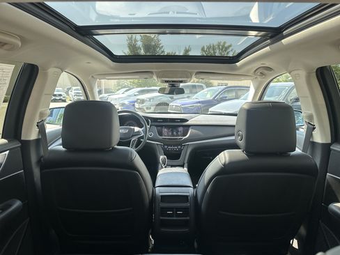 Used 2017 Cadillac XT5 Premium Luxury FWD image 13