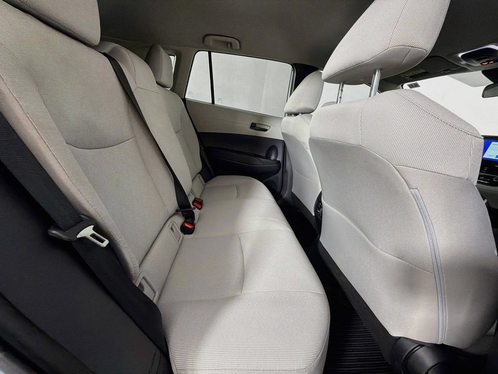 Used 2025 Toyota Corolla Cross L FWD image 28