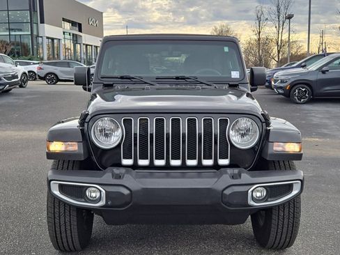 Used 2023 Jeep Wrangler Unlimited Sahara AWD/4WD image 4