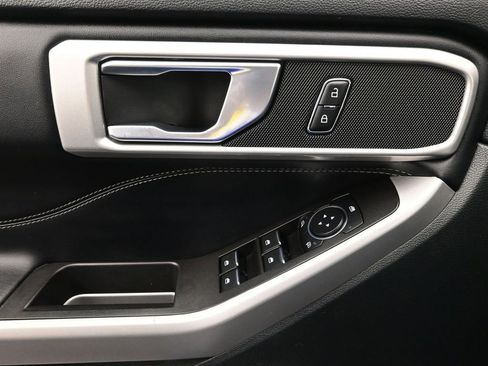 Used 2024 Ford Explorer XLT w/ Equipment Group 202A image 17