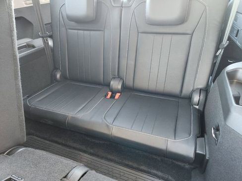 New 2024 Volkswagen Tiguan SE image 21