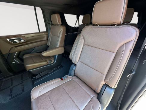 Certified 2023 Chevrolet Suburban High Country w/ Advanced Technology Package image 32