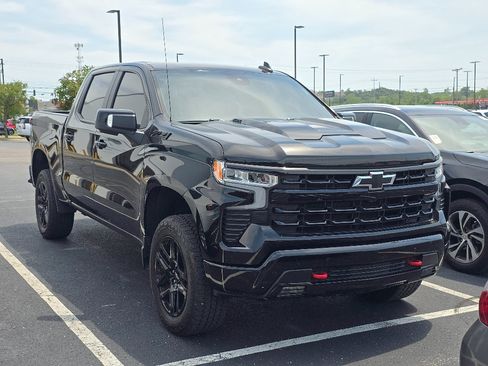 Used 2025 Chevrolet Silverado 1500 LT Trail Boss w/ LT Trail Boss Premium Package AWD/4WD image 1