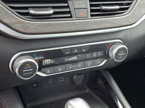 Used 2023 Nissan Altima 2.5 SL FWD image 13